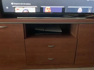 Vitrina,  TV y comedor madera