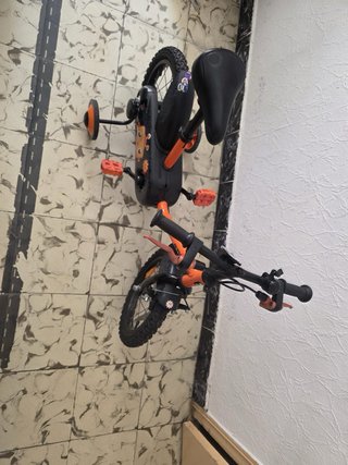 Bicicleta infantile a 3 ruote arancione