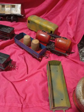Trenes de hojalata antiguos