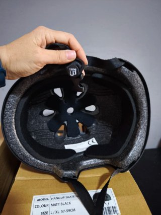 1. Casco Patinete Negro Talla S/M