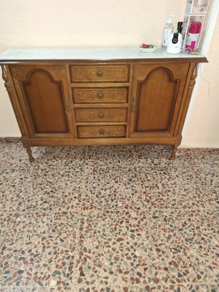 Mueble de entrada de madera y mármol