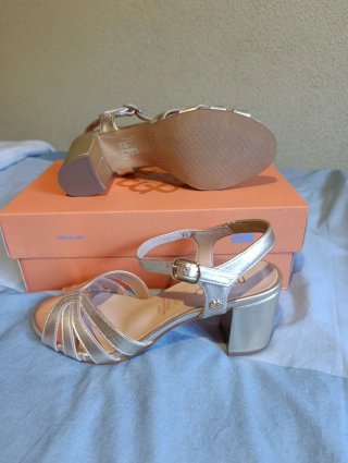 Sandalias doradas Mimao Talla 37