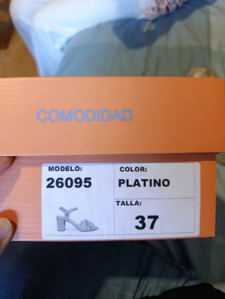 Sandalias doradas Mimao Talla 37