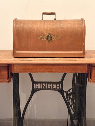Máquina de coser Singer antigua