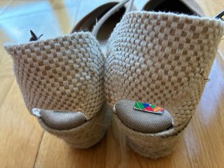 Alpargatas cuña artesanales T.36. Un solo uso.