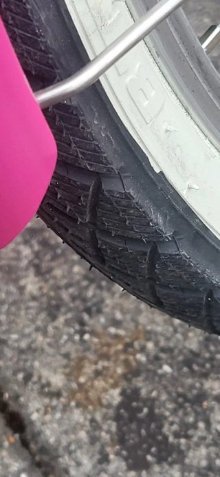 Bicicleta infantil rosa y negra