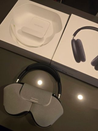 AirPods Max Space Gray