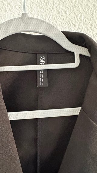 Vestido negro Zara estilo traje