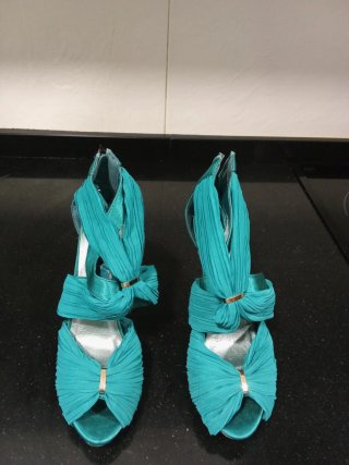 Zapatos de tacón verde azulado de 11 cms