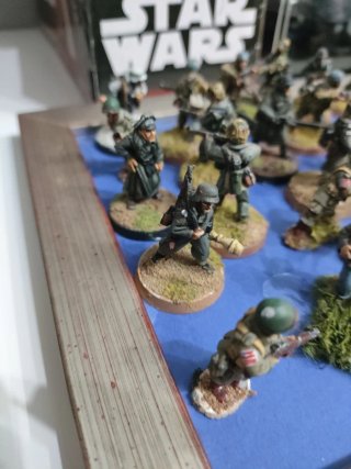 Figuras Warhammer: Alemanes, Americanos, 80 piezas