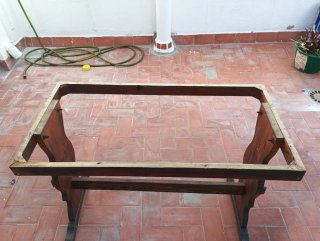 Mesa de madera rústica exterior