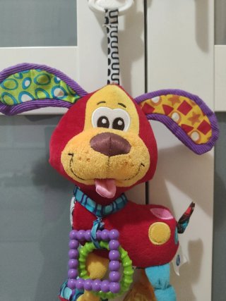 Perrito colgante bebé Playgro sensorial