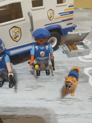 Furgón Policía Playmobil con figuras y perro