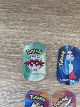 Etichette metalliche Pokémon