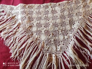 Manton Manila Ganchillo y flecos