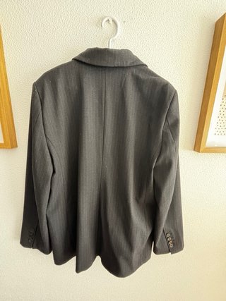 Americana Zara color negro con Raya gris  Talla XL