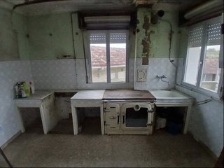Casa de piedra a reformar mucho potencial