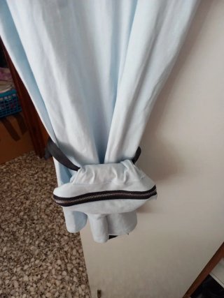 Vestido azul con riñonera a juego