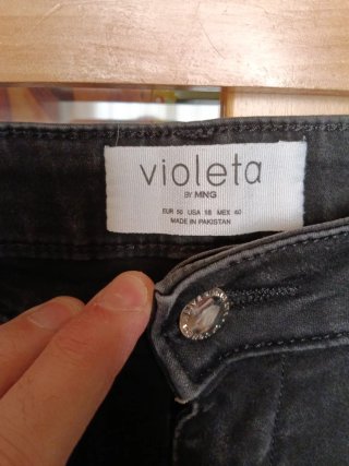 Pantalones tejanos negros Violeta by Mango T.50