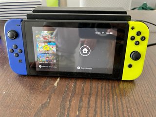 Nintendo Switch Azul y Amarillo