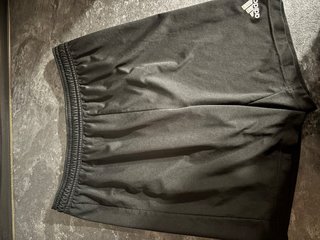 Camiseta Adidas Negra Logo Blanco