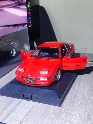 BMW 850 CSI 1/18 Solido