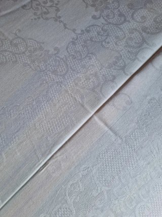 Copriletto matrimoniale bianco su bianco