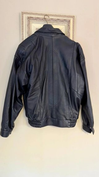 Chaqueta de piel negra – T-L (Hombre)