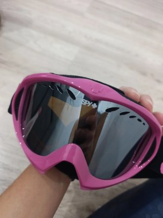 Gafas de esquí SPY rosas.