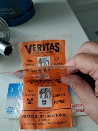 LOTE Farol de camping y bombona de gas y tres cami