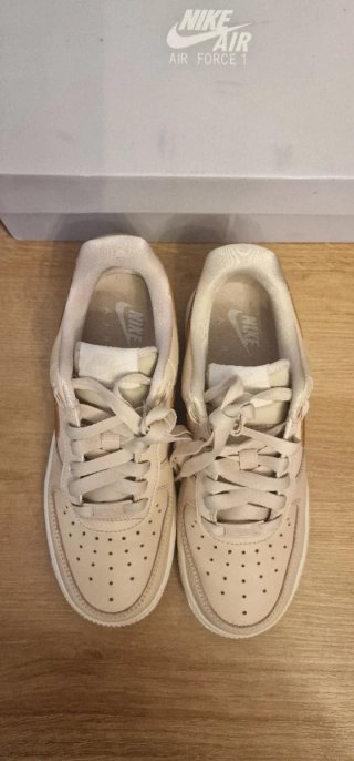 Nike Air Force 1'07 Beige/Oro Talla 35,5(22cm)