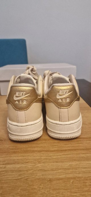 Nike Air Force 1'07 Beige/Oro Talla 35,5(22cm)