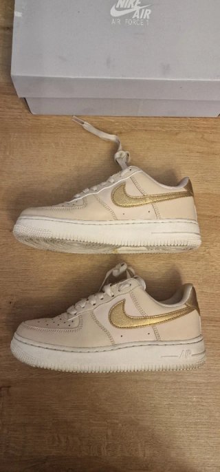 Nike Air Force 1'07 Beige/Oro Talla 35,5(22cm)