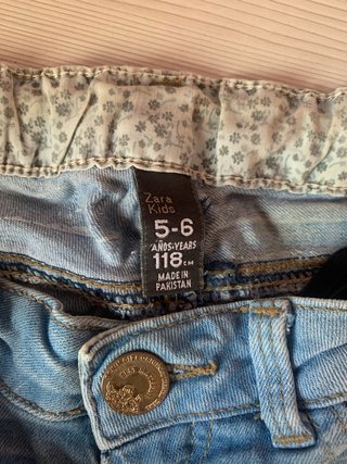 Falda tejana Zara + shorts Kids Talla 5-6 añitos