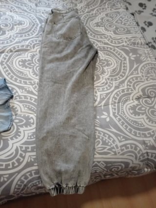 Pantalón vaquero SHEIN desgastado