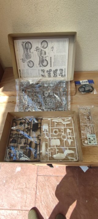 Maqueta Tamiya BMW K100 Nueva