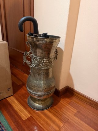Paragüero metálico dorado y plateado