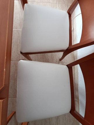 Mesa de comedor extensible de madera  con 6 sillas