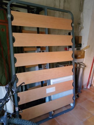 Somier metallico e in legno da una piazza e mezza