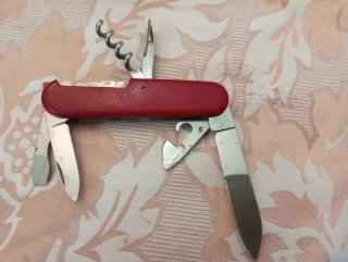 Coltellino svizzero Officer Suisse rosso