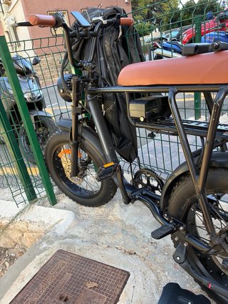 Bicicleta eléctrica ruedas gruesas