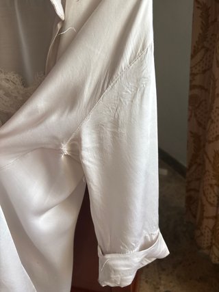 Camisa  con lencero beige incorporado