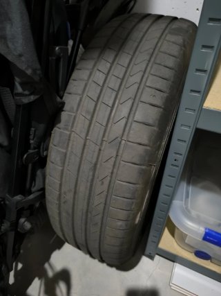 Dos Neumaticos Hankook Ventus Prime 4 215/65 R17 9