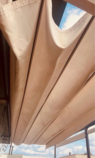Pergola motorizzata e tende verticali