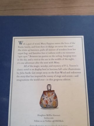 Mary Poppins: The Illustrated Gift Edition