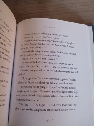 Mary Poppins: The Illustrated Gift Edition