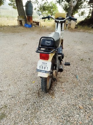 Ciclomotor 49cc Blanco y Amarillo