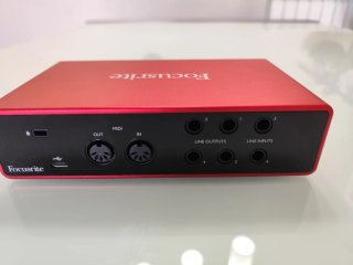 Focusrite Scarlett 4i4 Interfaz Audio USB