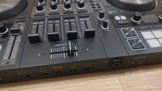 Controlador DJ Traktor S4 + Funda UDG