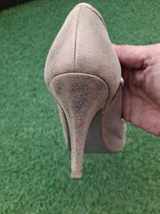 Zapatos de tacón Lopez beige con pedrería